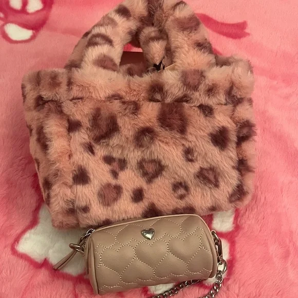Juicy Couture Pink Leopard Faux Fur Tote with wristlet - Picture 3 of 5